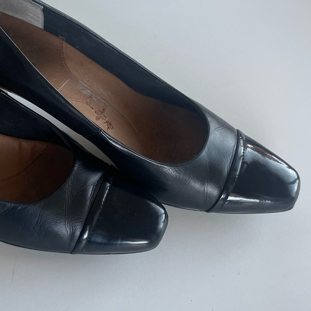 Ros Hommerson black dress shoes. Excellent condition.